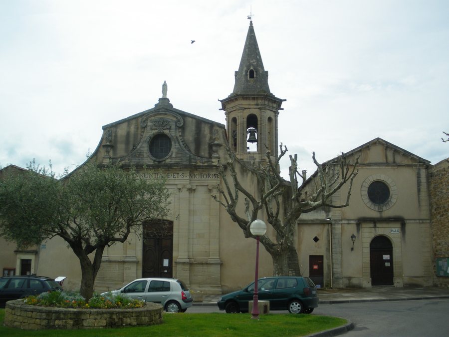 File:Aubignan - église.JPG