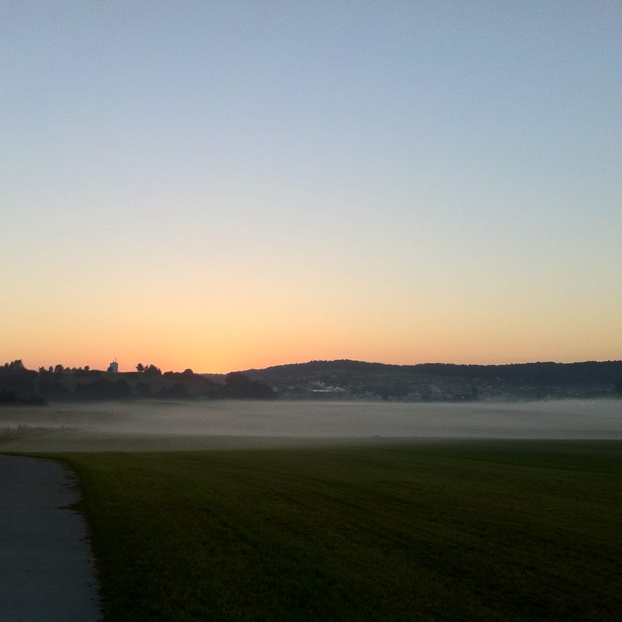 Sunrise and fog in the Courtepin-Wallenried area