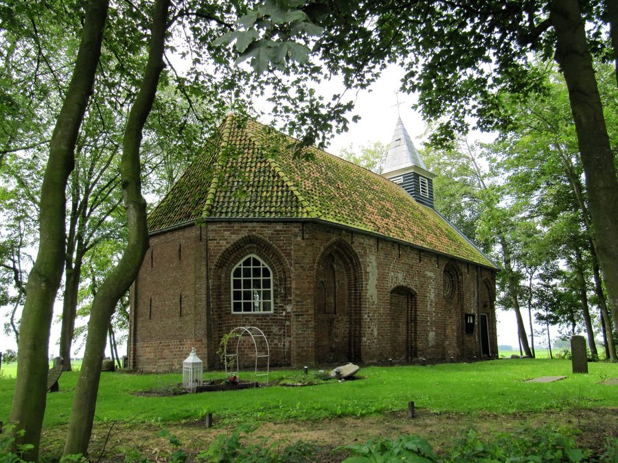 Mittelalterliche Kloosterkapel von Sibrandahûs in Friesland