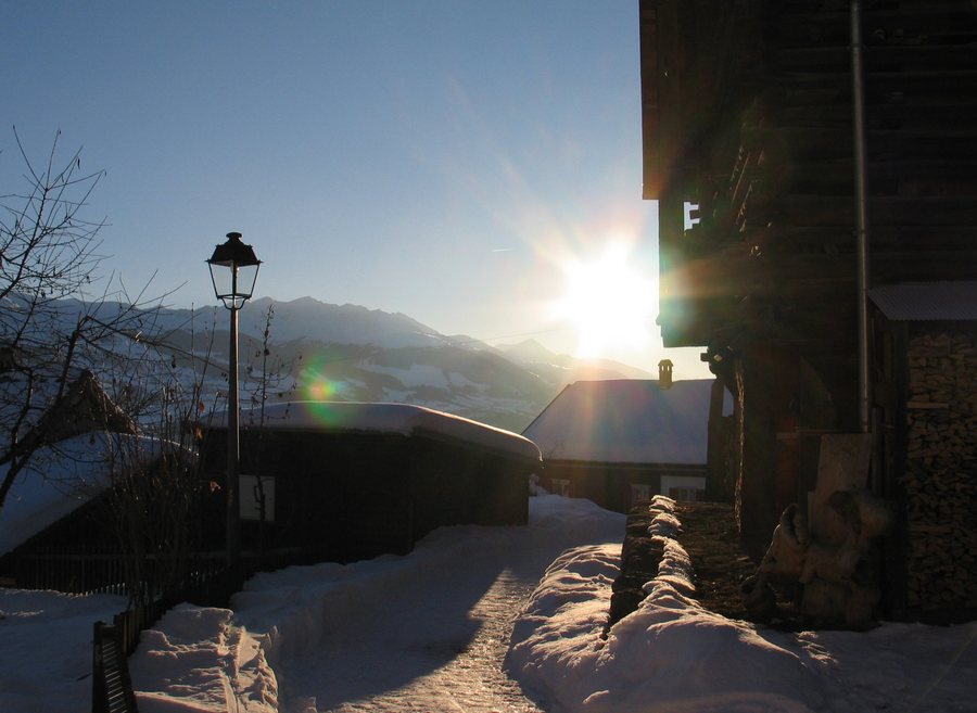 File:Shack in Siat, Switzerland - panoramio.jpg