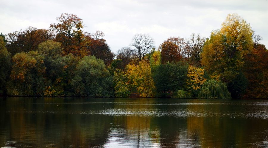 View of Lake Weißensee in Berlin-Weißensee