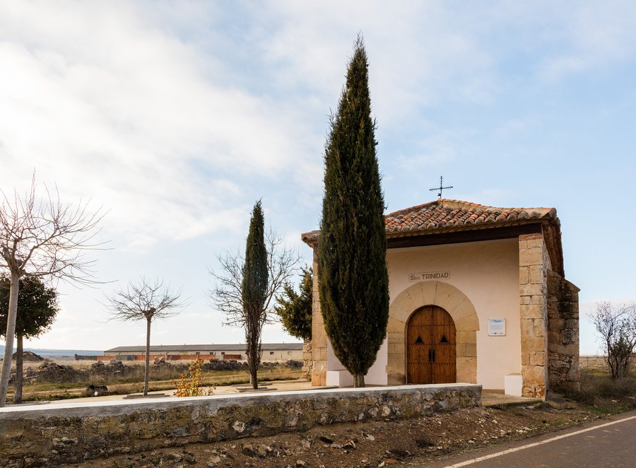 File:Ermita de la Trinidad, Bello, Teruel, España, 2017-01-04, DD 23.jpg