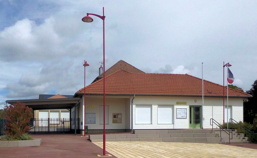 File:Fremifontaine, Mairie-école.jpg