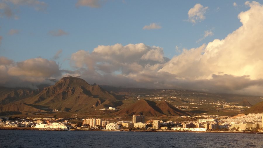 File:Paseo El Salinero, 13, 38650 Arona, Santa Cruz de Tenerife, Spain - panoramio.jpg