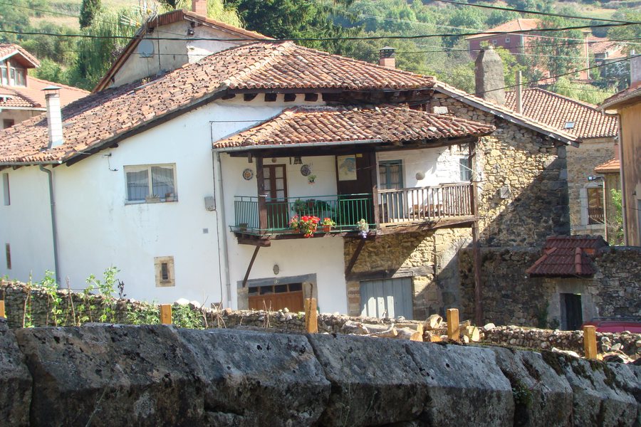 File:Casa en Regules.JPG