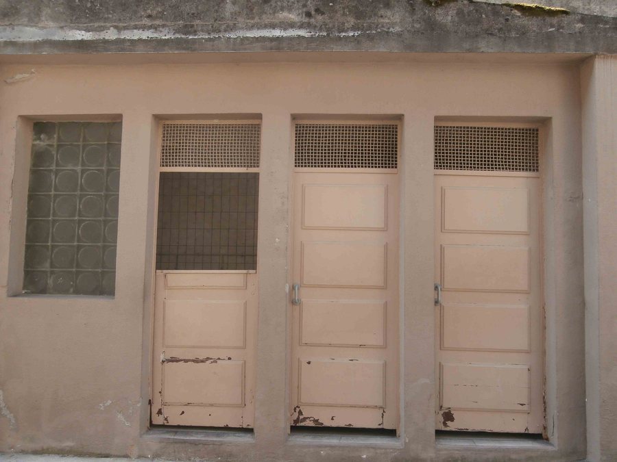 File:Satillieu toilets 3.jpg