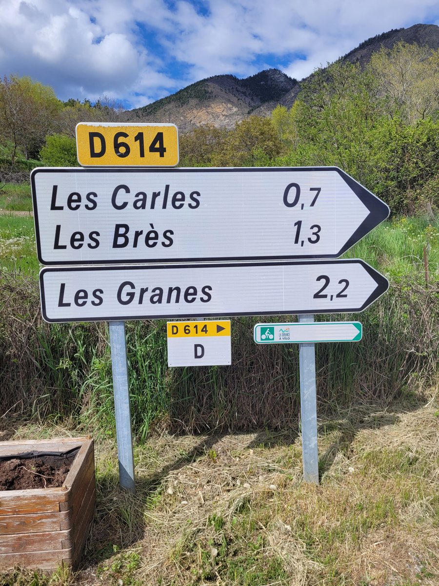 File:Panneau de La Durance à vélo vers la Batie Neuve (Hautes Alpes, France) 20250428 155625.jpg
