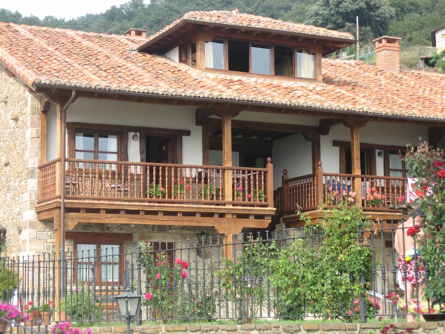 File:Casa en Torices - panoramio.jpg