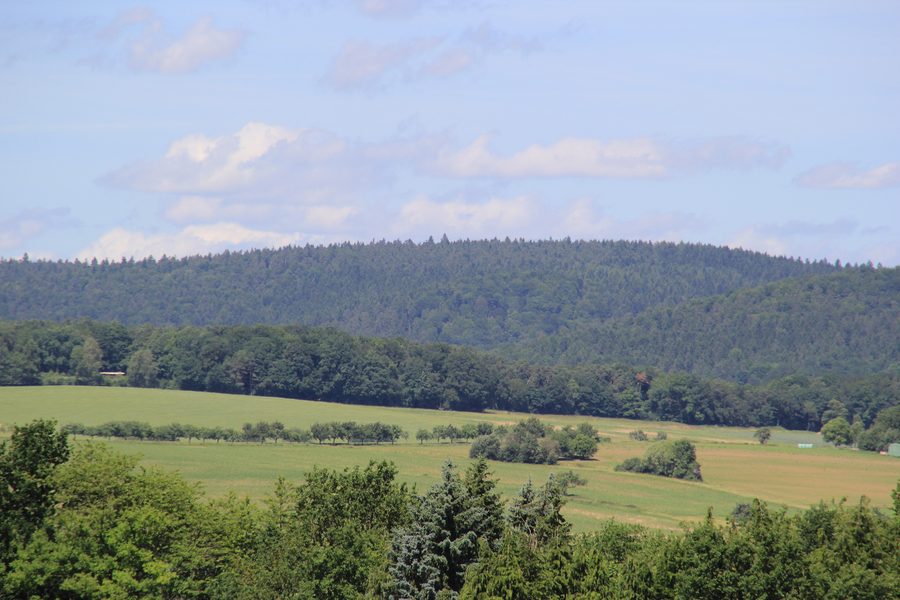 Blick auf den Glasberg bei Linsengericht von Schöllkrippen aus