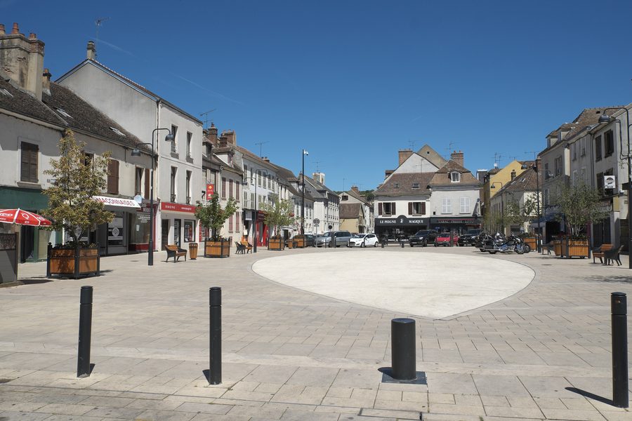 Place du Marché au Blé in Montereau-Fault-Yonne