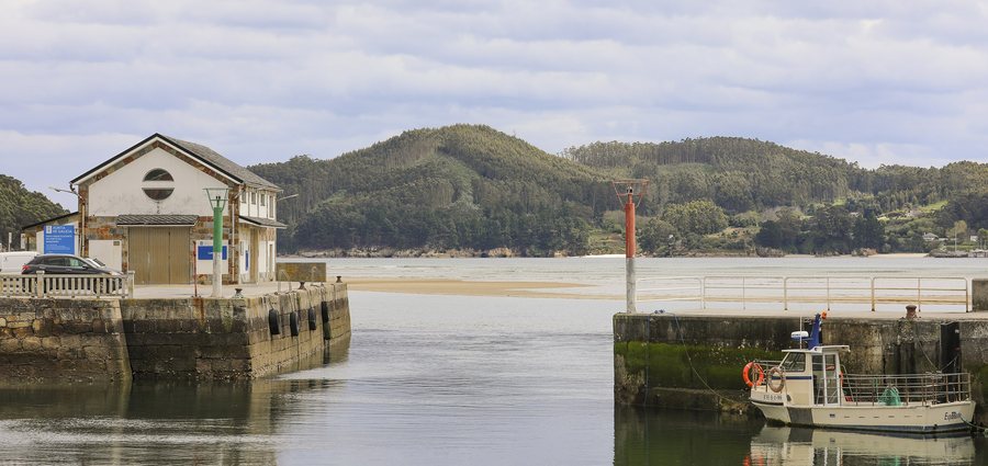 File:2025 Porto do Porto do Barqueiro. Galiza-2.jpg