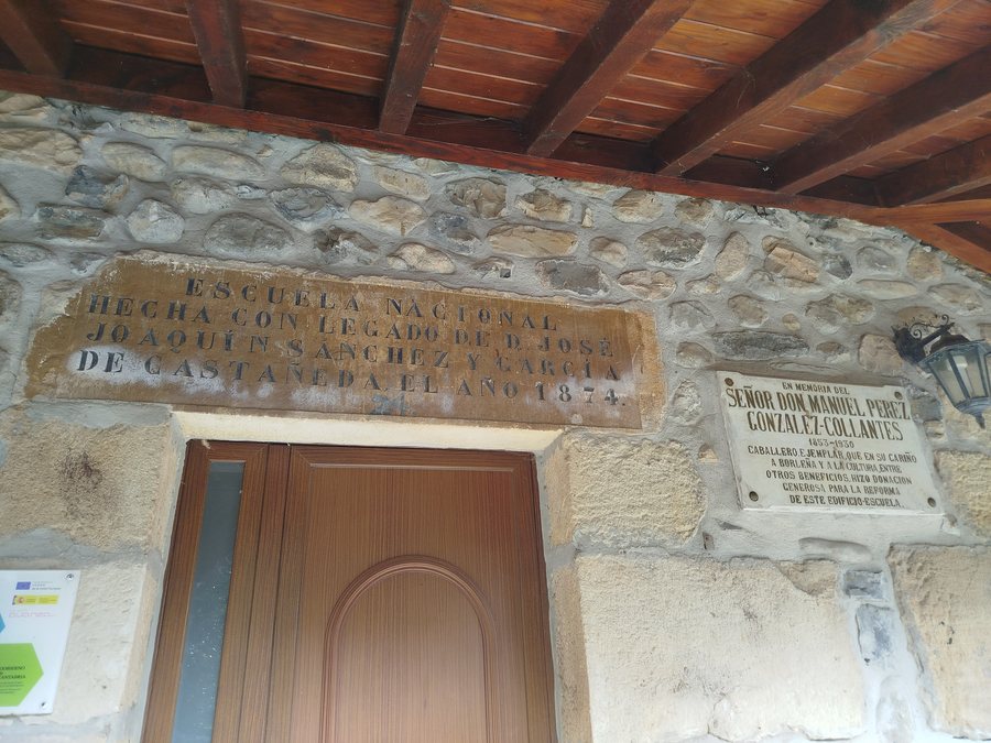 File:Borleña, Cantabria (19516).jpg