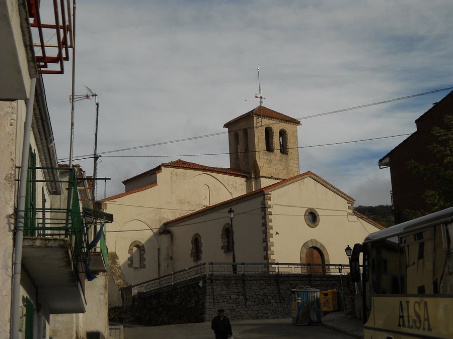 File:Canencia iglesia frente.JPG