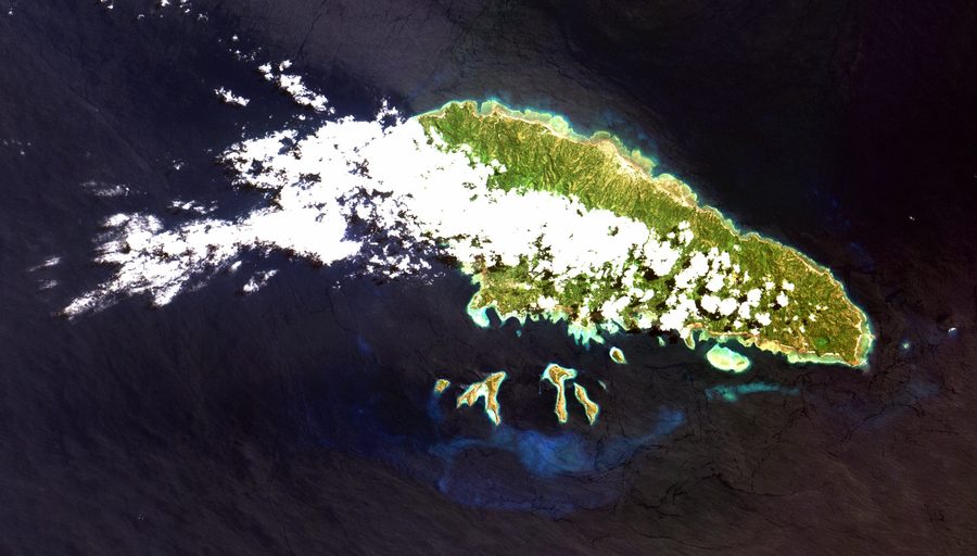 Mohéli in the island sea of the Comoros