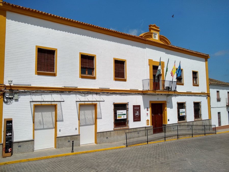 File:Ayuntamiento de El Real de la Jara.jpg