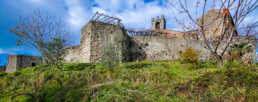 The walls of San Quirico in Valleriana