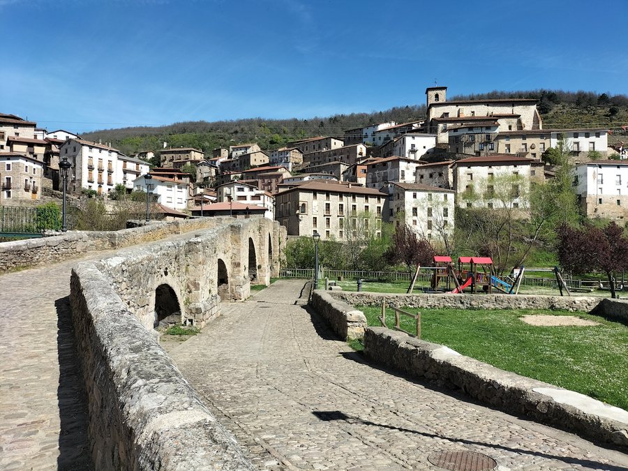 File:Villoslada de Cameros (1).jpg