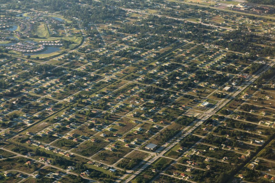 Luftaufnahme der Gunnery Road in Lehigh Acres, Florida