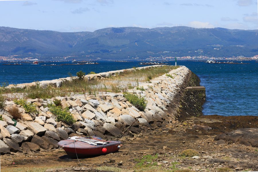 File:2014 Peirao en Vilanova de Arousa. Galiza.jpg-2.jpg