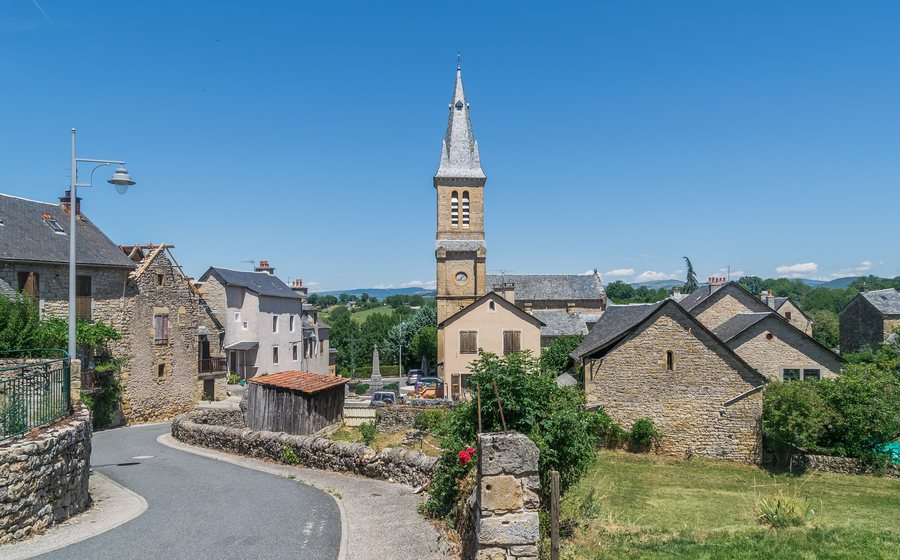 File:Saint Peter Church of Pierrefiche 10.jpg