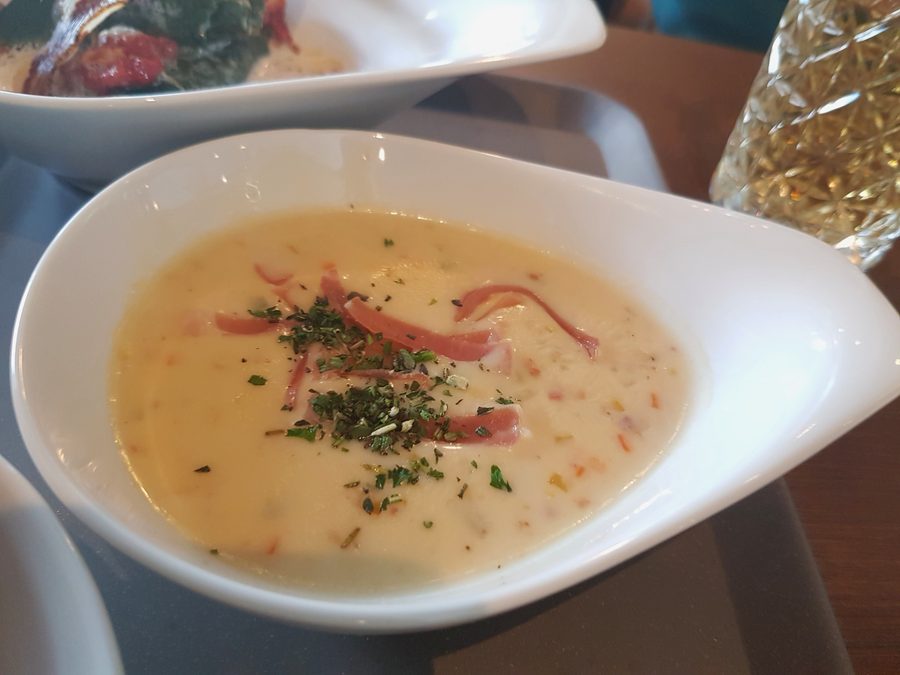Graubünden barley soup with barley, potatoes, and vegetables