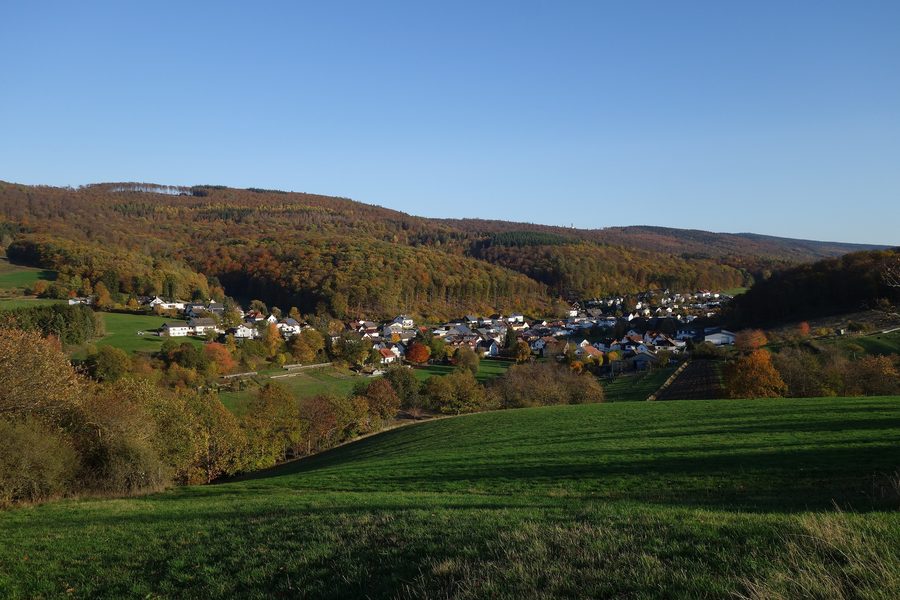 Wüstems from the west with the Windhain in the background