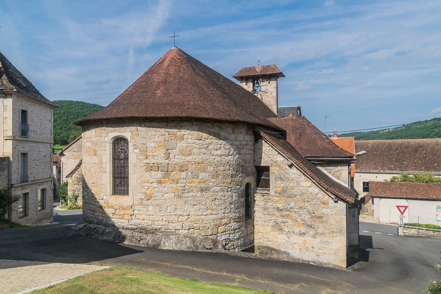 File:Saint Julian Church of Ambeyrac 01.jpg
