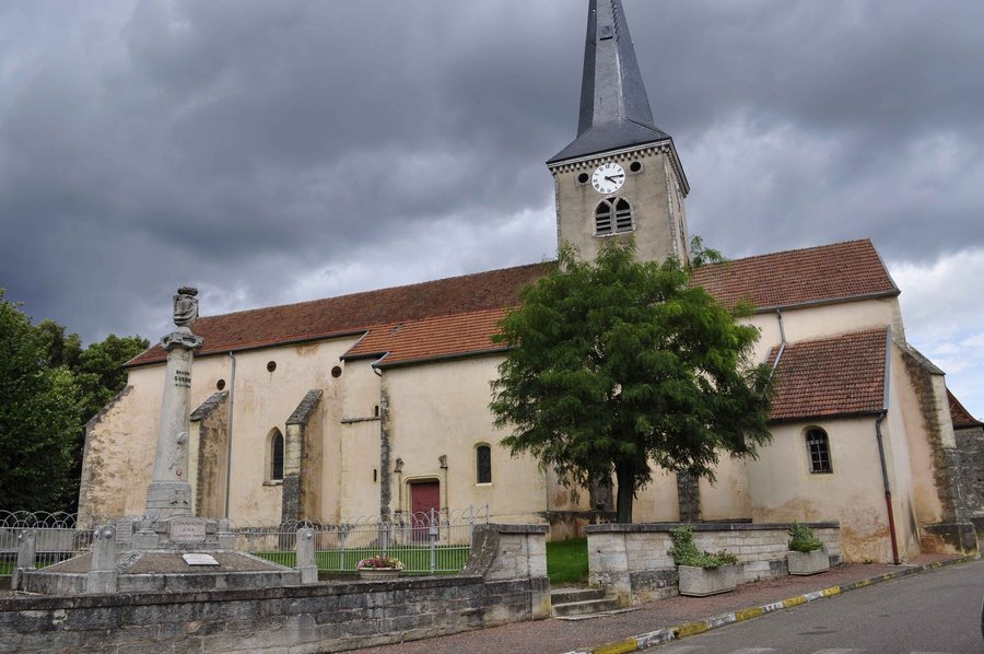 File:Champagne-sur-Vingeanne église 1.jpg