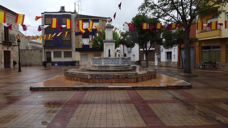 File:Plaza Mayor ,Casas de Ves (9).jpg