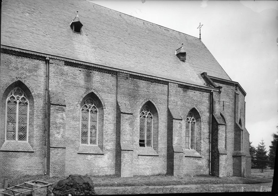 Dutch Reformed Church and tower in Sleen, viewed from the southwest