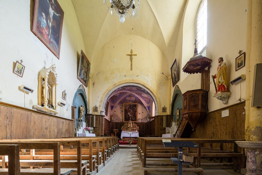 File:Nef de l'église Saint-Laurent, Arvieux, France.jpg