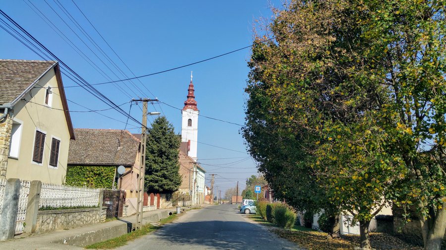 File:Váralja katolikus templom.jpg