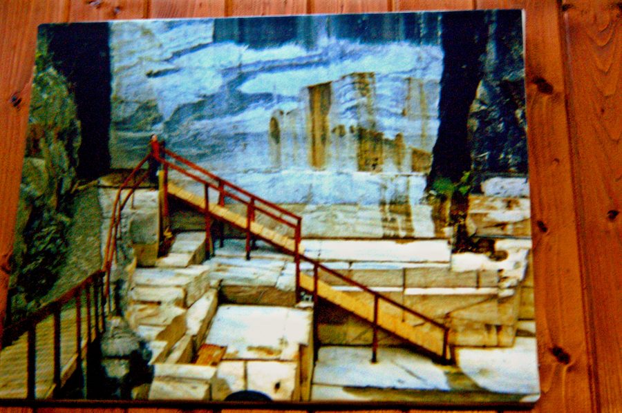Photo at a Connemara marble exhibition with reference to a quarry near Recess