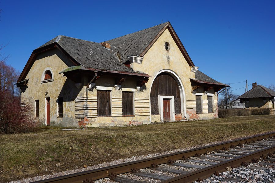 Historisches Bahnhofsgebäude von Sonda in Estland