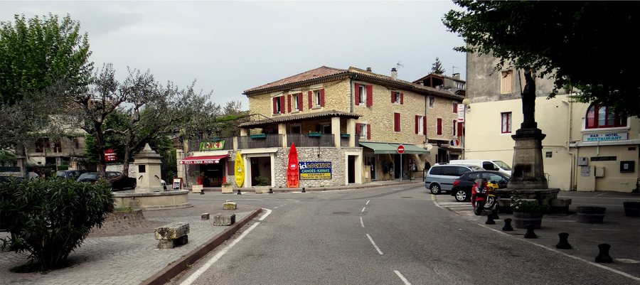File:Saint-Martin-d'Ardèche-01.jpg
