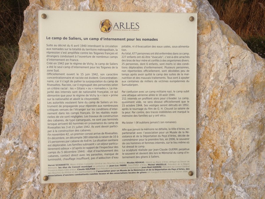 File:Foto des Saliers-Denkmal 2016 Infotafel.jpg