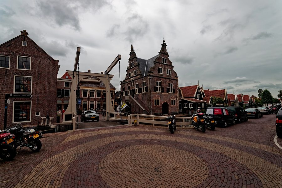 Town hall and weighing house of De Rijp on Grote Dam