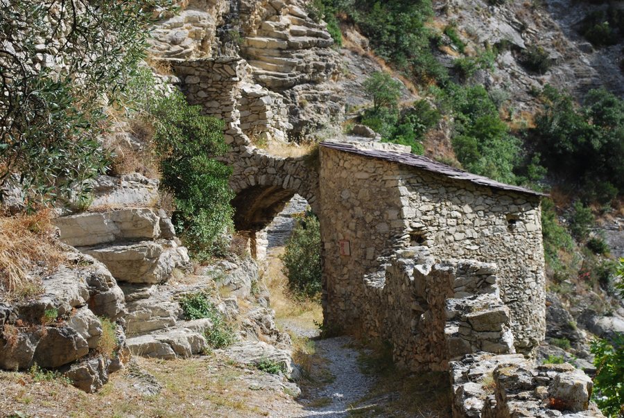 File:Breil sur Roya, Porte de Gênes 2.JPG
