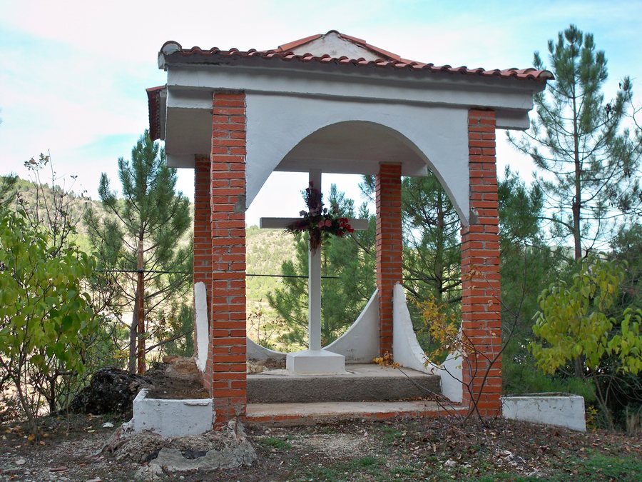 File:Cruz de Los Alejos.JPG