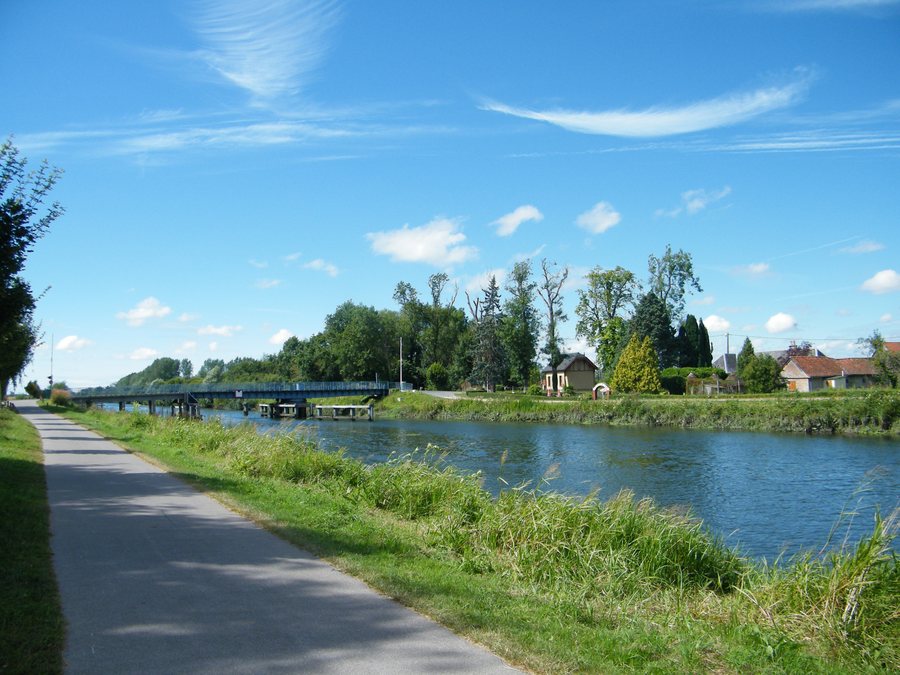 File:Petit-Port, pont tournant, Somme, Fr.jpg