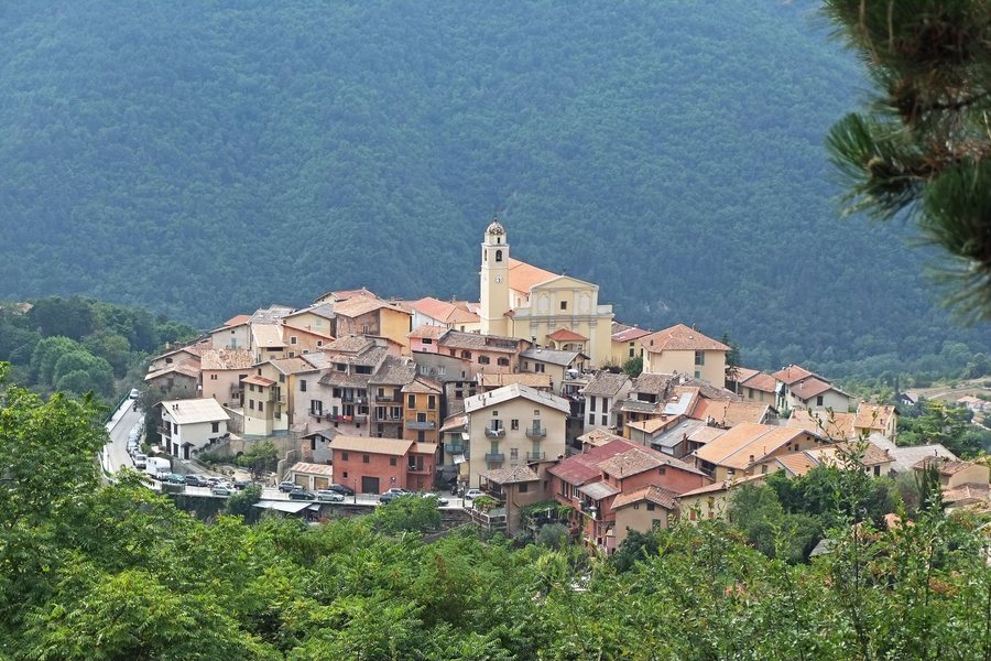File:Vue du village de La Bollène-Vésubie depuis l’avenue Charles Romersa.JPG