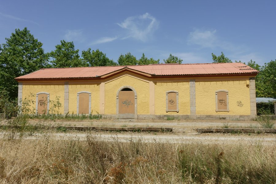 File:Estación de Baños de Montemayor 02.jpg
