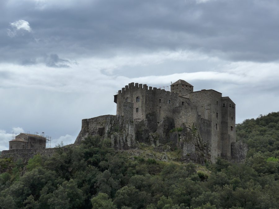 File:Chateau de Ventadour, Meyras, Ardèche, France 02.jpg