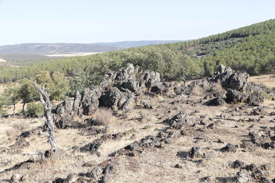 File:Volcán Morro Marruecos, Piedrabuena, Ciudad Real, España..jpg