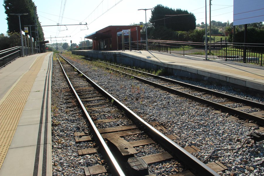 File:Estacion de Perlora (01).jpg