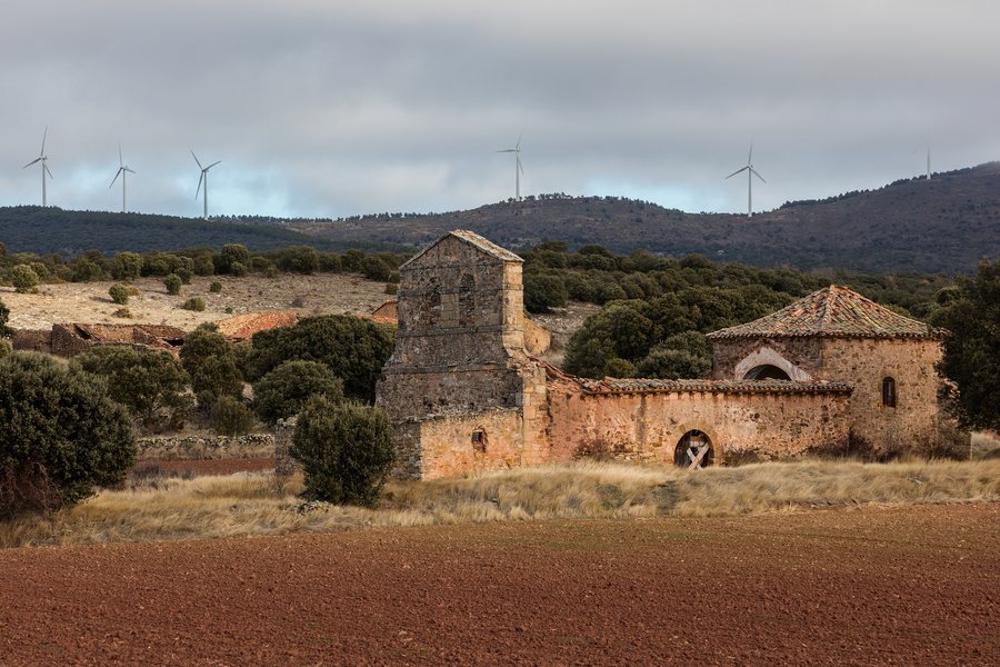 File:Iglesia de San Justo y Pastor, Castellanos del Campo, Soria, España, 2018-01-02, DD 02.jpg