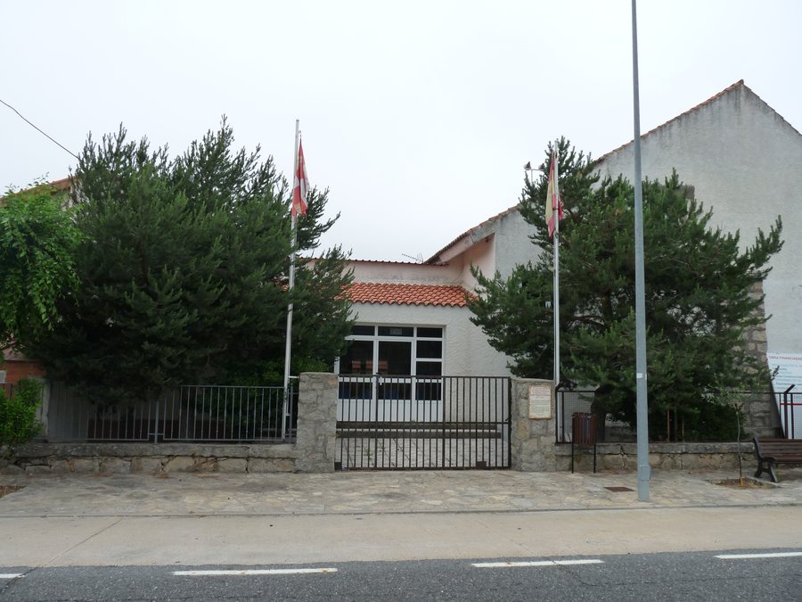 File:Ayuntamiento de Fresnedilla.JPG