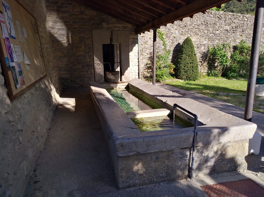 File:Saint-Julien-en-Quint - Lavoir (juin 2021).jpg