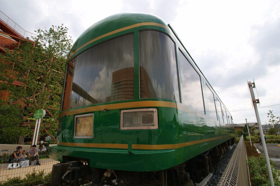 Former dining car outside Lalaport Shin-Misato shopping mall