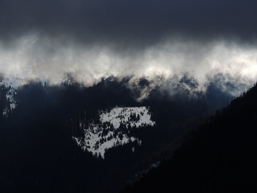 File:Modane, France (Unsplash V5HdRTjRxek).jpg
